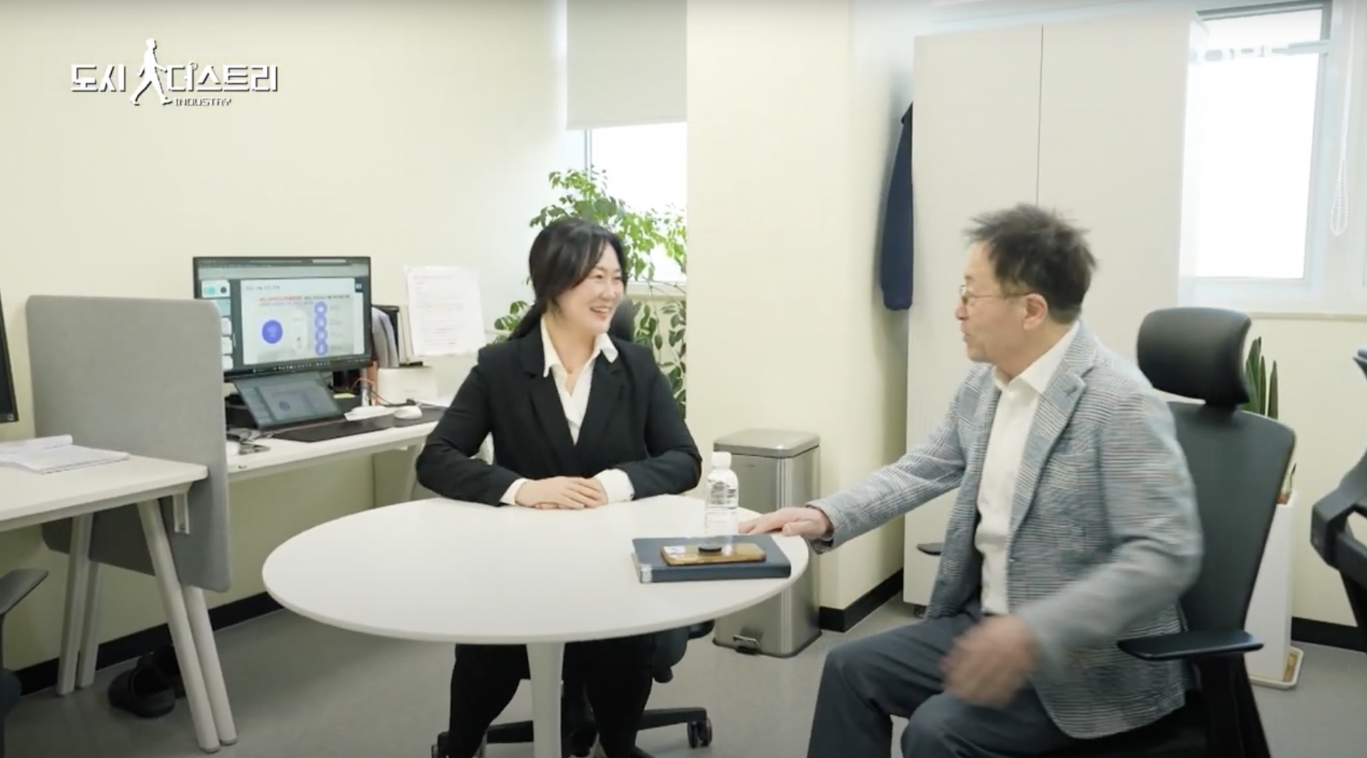 OBS 특집 다큐 : [ 도시 人더스트리 ] 꿈꾸는 사람들의 도시 ‘화성’으로의 공간 여행 사진 1